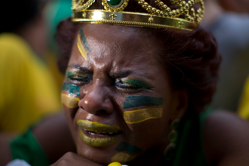 Illustration for article titled Brazil Fans Are Losing Their Minds